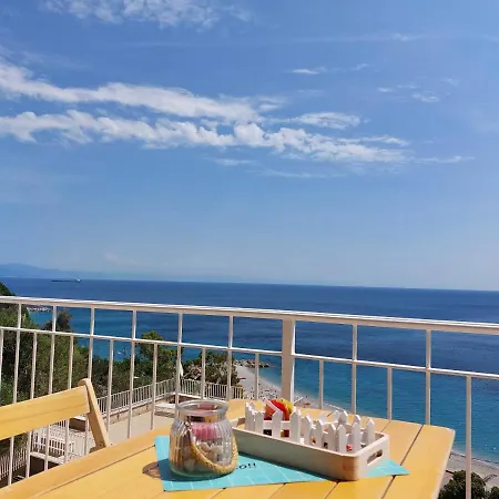 Finestra Sul Mare 1 Apartment *