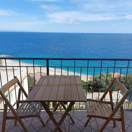 Una Finestra Sul Mare Home1-Affitti Brevi Liguria ベルジェッジ