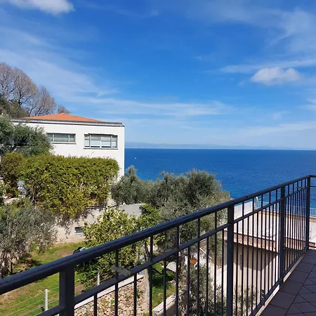 Una Finestra Sul Mare Home1-Affitti Brevi Liguria * ベルジェッジ